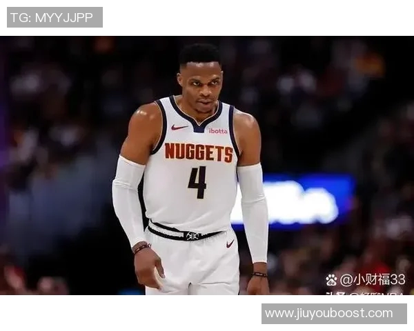 兰德尔表现失常13投仅中2球仅得10分助攻4次抢断3次引发球迷热议