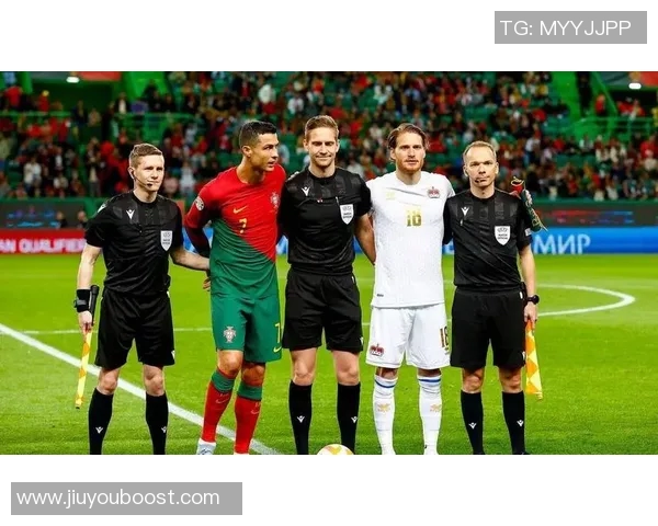 B席庆祝欧冠百场里程碑成为葡萄牙历史第四位达成者