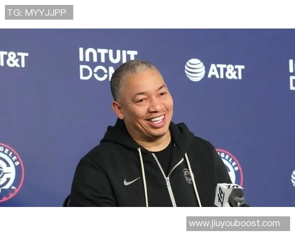 泰伦卢谈球队状态：我始终相信我们能克服困难